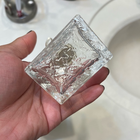 Miss Dior fragrance box (3.4 oz size) and now bottle as well. - Picture 7 of 8